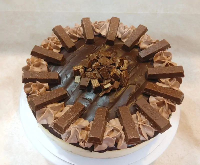 Kit Kat Cheesecake